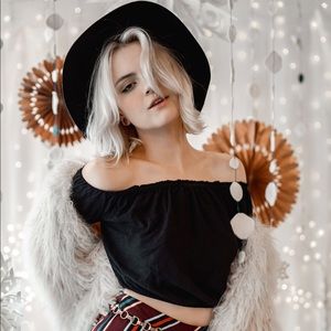 Meet your Posher, Olivia